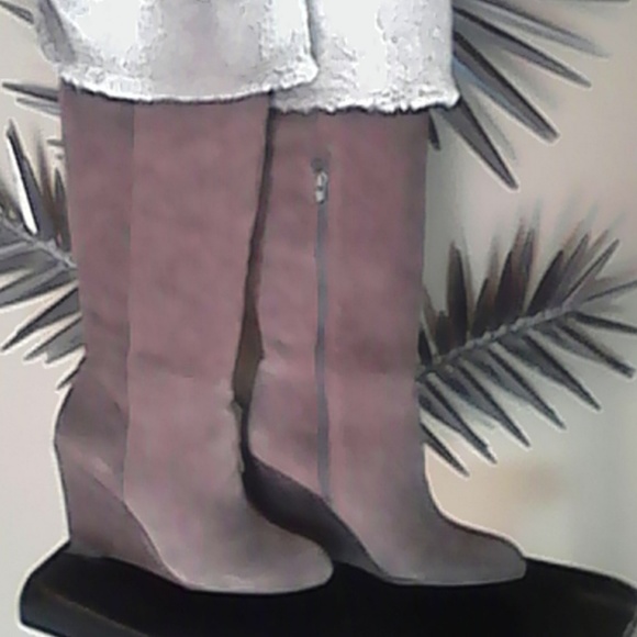 BCBG Dress boots NWOT in original box - Picture 3 of 4